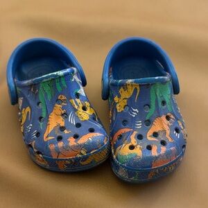 Toddler 6 Crocs Dino blue